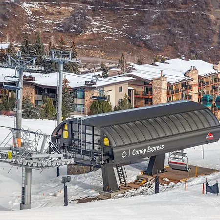 Ski-In Ski-Out Corner Unit Near Sky Cab Gondola By The Woodrun V Townhouses